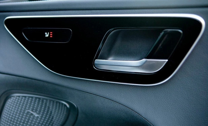 Mercedes-Benz Klasa C cena 249900 przebieg: 31500, rok produkcji 2021 z Moryń małe 407